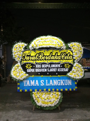 Papan Bunga Duka di Medan Tuntungan